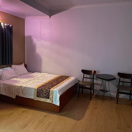 Motel Happy House Bac Lieu Екстер'єр фото