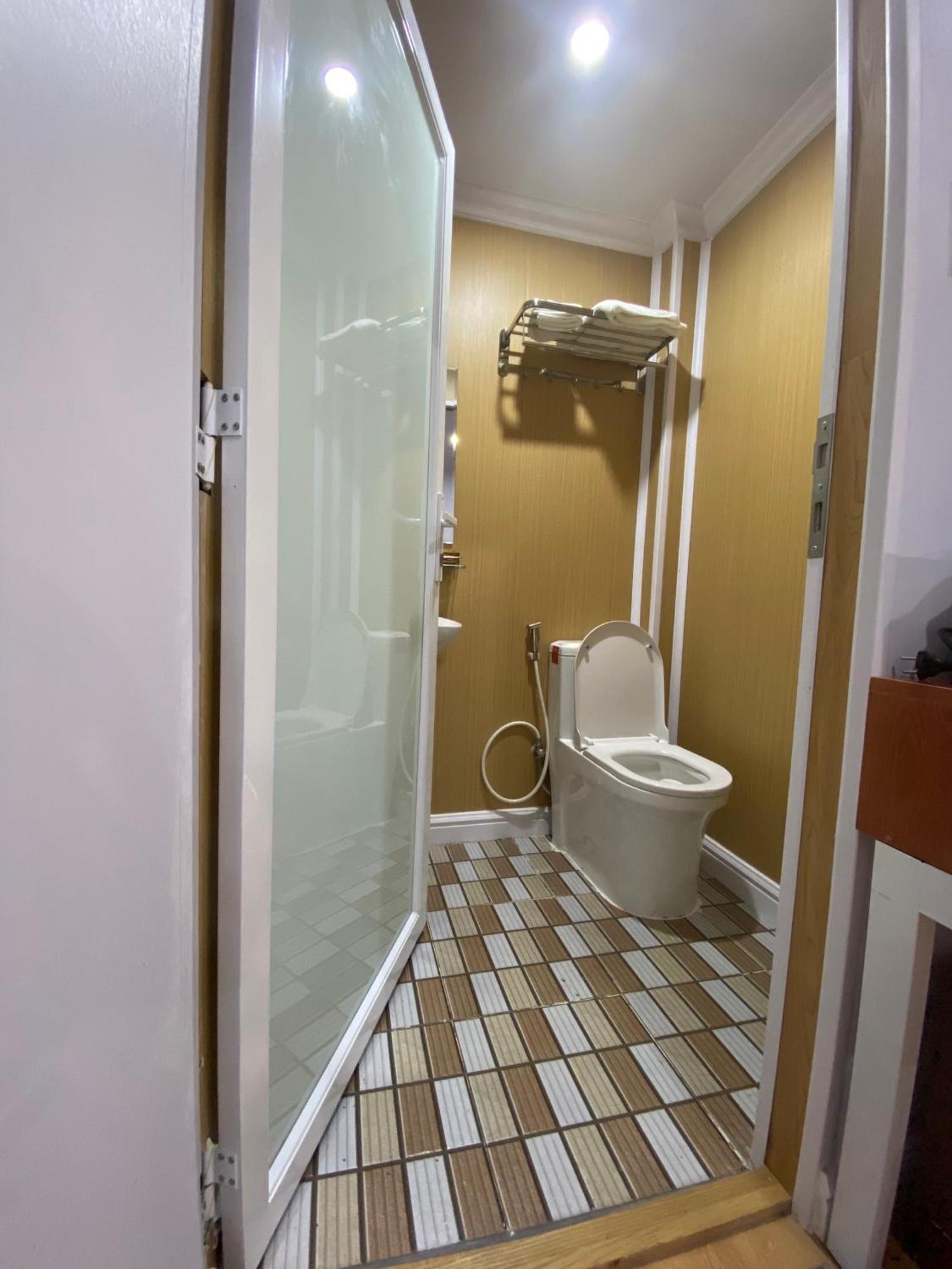 Motel Happy House Bac Lieu Екстер'єр фото