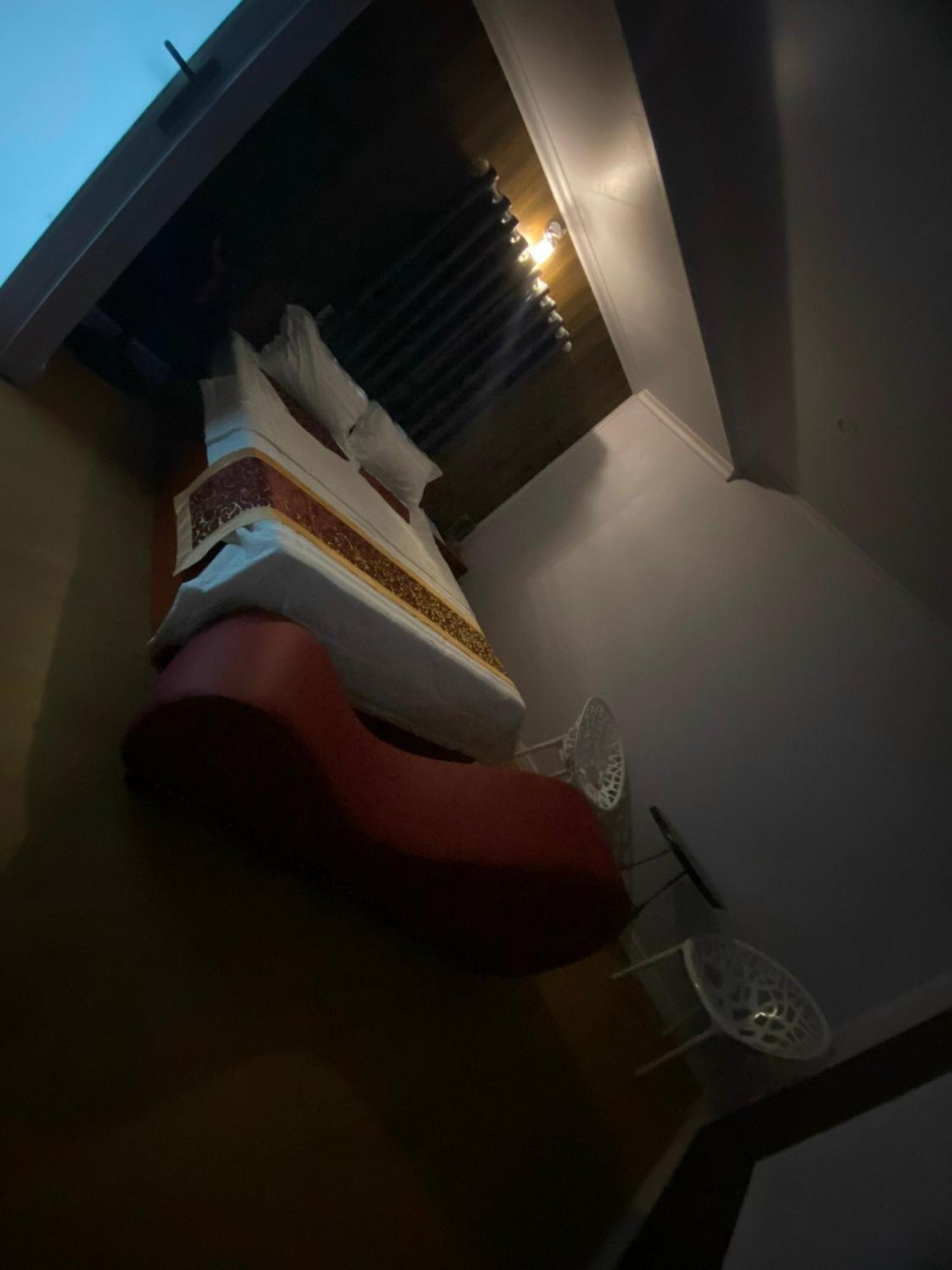 Motel Happy House Bac Lieu Екстер'єр фото